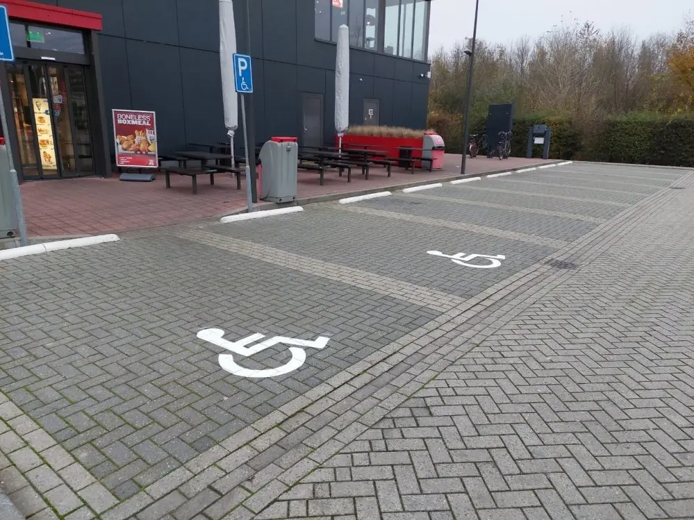 Spuitmallen sjabloon (wegmarkering) - rolstoelmarkering-invalidemarkering-traffictotaal