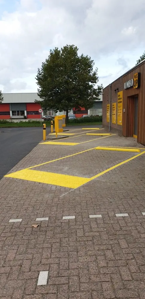 Parkeerplaats belijning - afhaalpunt voor laden en lossen nodig Traffictotaal.nl