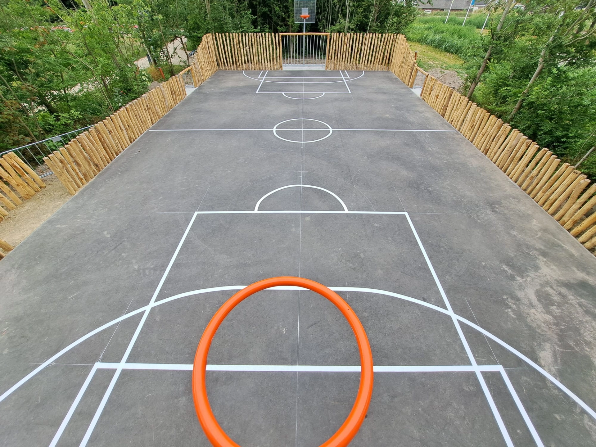 Schoolplein spel markering - basketveld-voetbalveld-belijning-wegmarkering